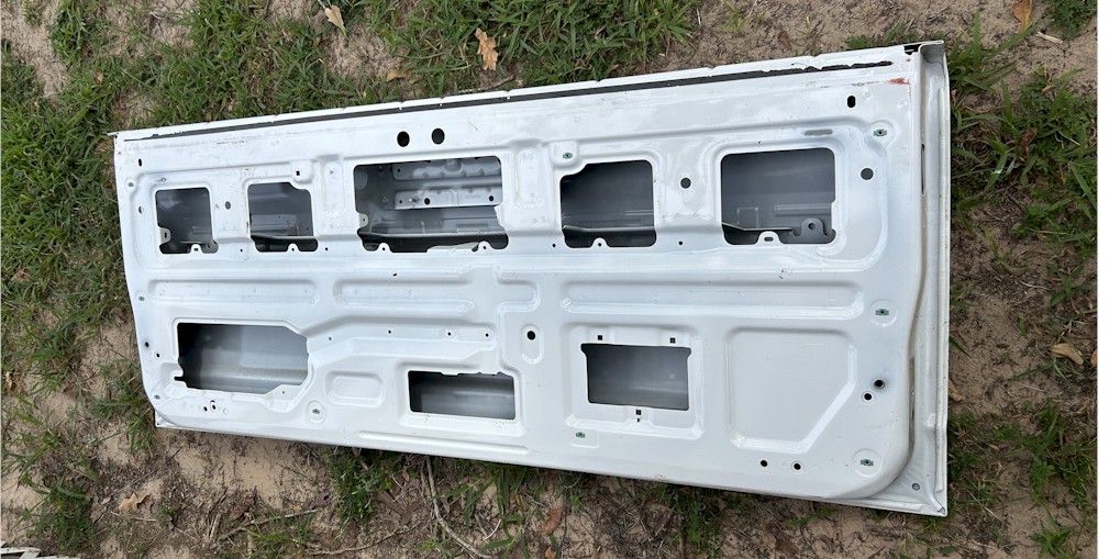 2019-2024 Chevrolet Silverado 1500 Tailgate White