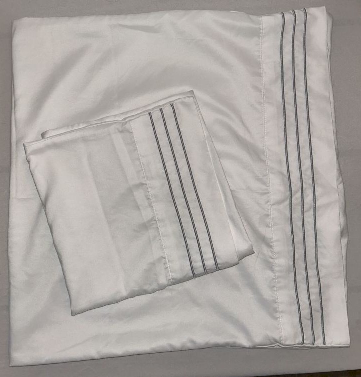 King/Queen - Elegant White Pillowcases with Embroidered Stripes